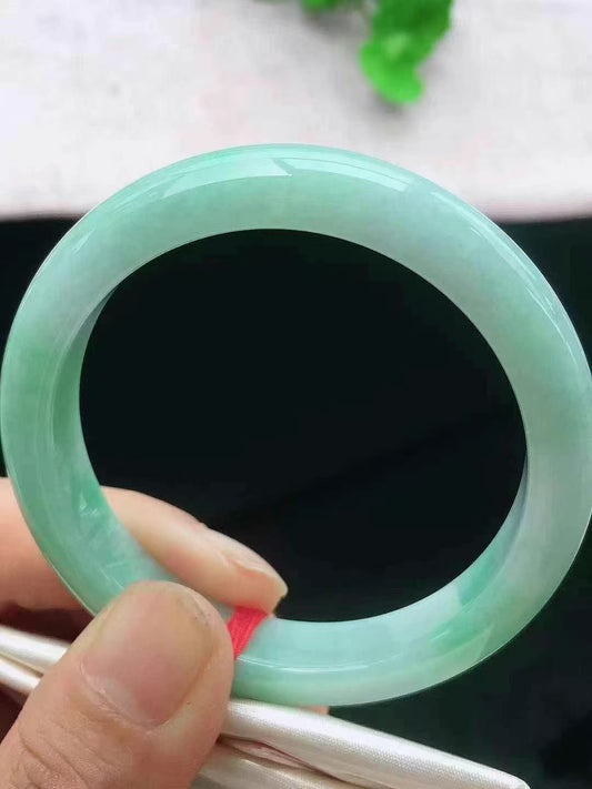 冰飘绿正圈翡翠手镯 Jade Bracelet